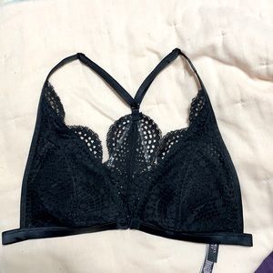 Super cute black bralette. Bought brand new but doesn’t fit me. Front closure